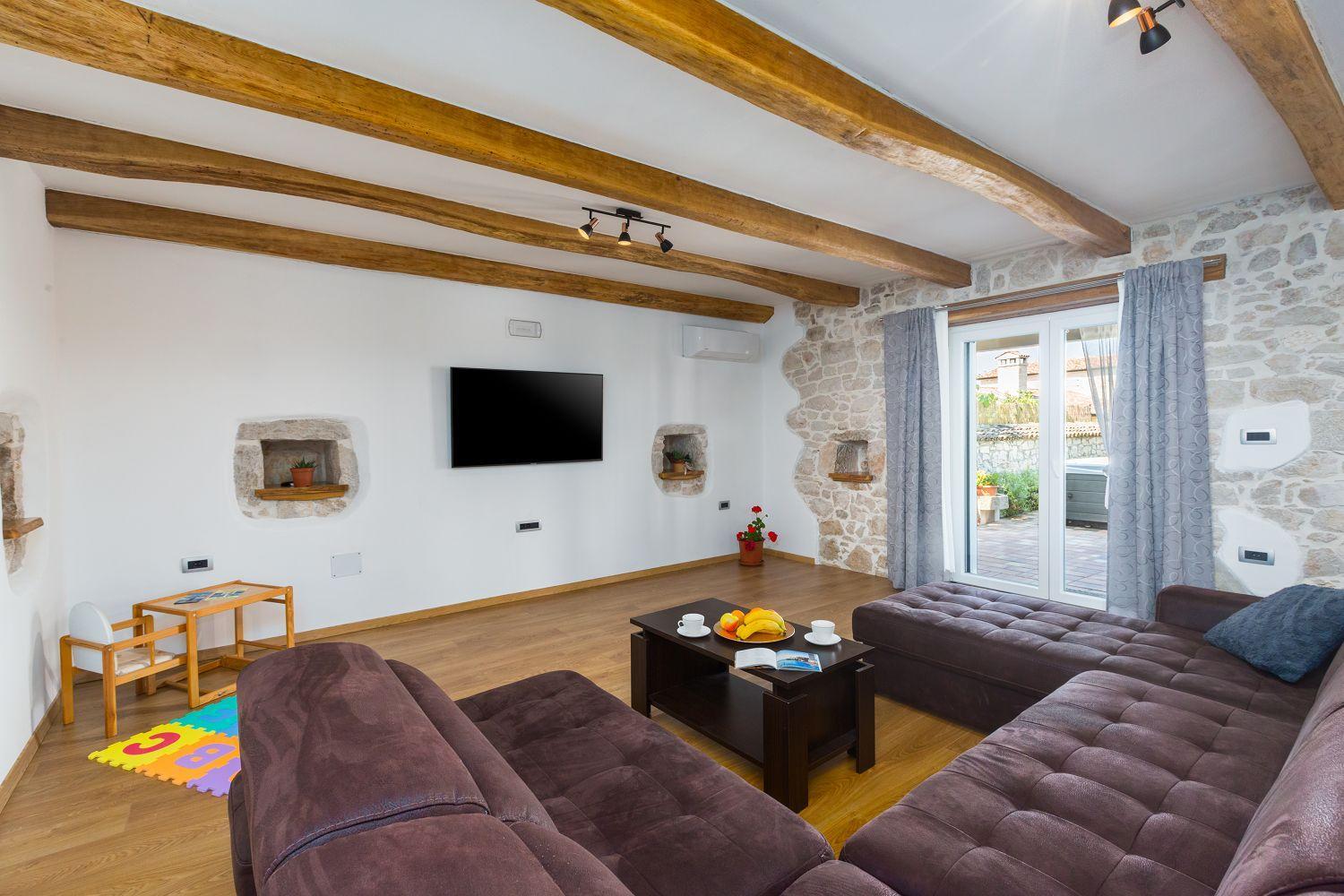 Idyllisches istrisches Steinhaus mit Whirlpool, Tischtennis, Grill und klimatisierten Schlafzimmern, Aufnahme 12